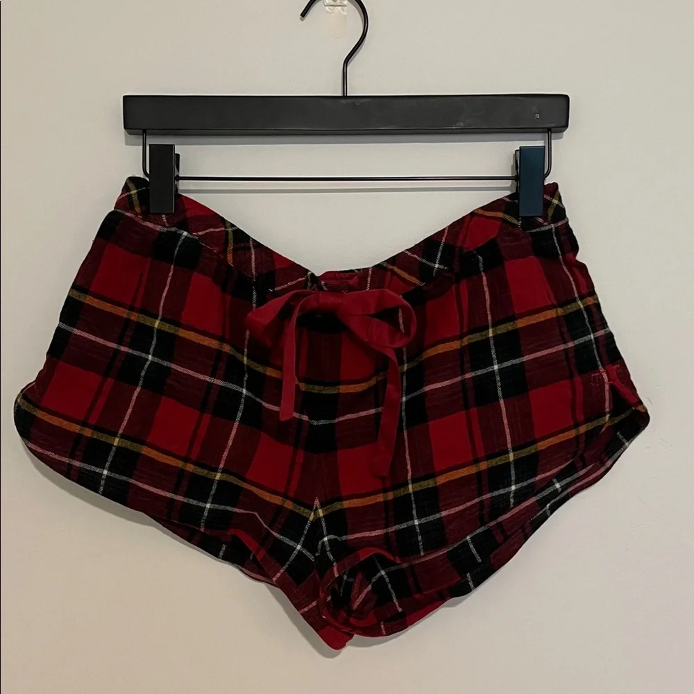 Skims Flannel Micro Sleep Shorts - Picture 7 of 15